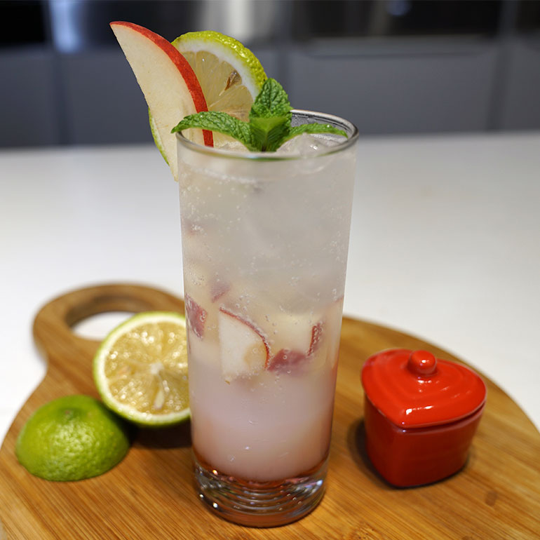 蜜桃可爾必思泡泡飲